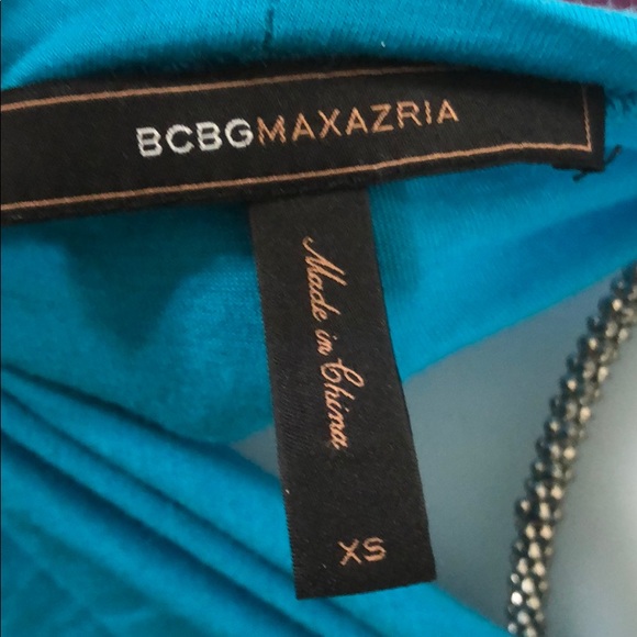 BCBGMAXAZRIA XS T-shirt with scarf design - Picture 8 of 8